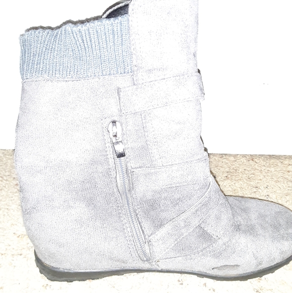 Mid Calf Ankle slouch bootie - Picture 2 of 3